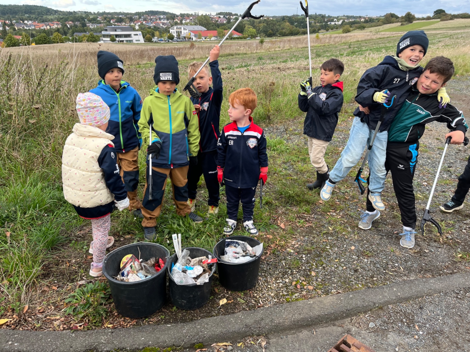 Gemeinsam Müll sammeln